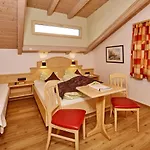 Gaestehaus Renate 4*